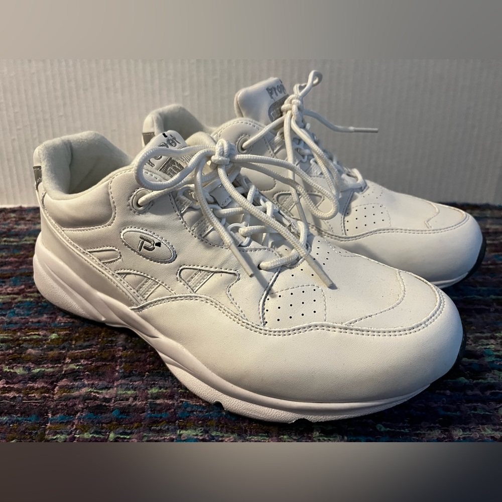 Men’s White Athletic Sneakers (Stability Walkers)